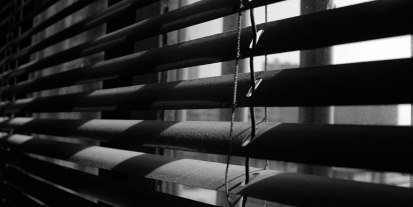 PANCURLAR IŞIK GEÇİRMİYOR